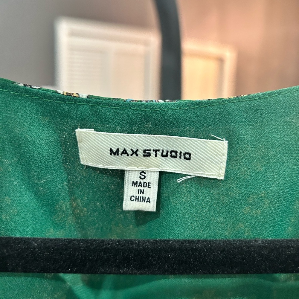 Max Studio Emerald Floral Maxi Dress - Picture 2 of 2
